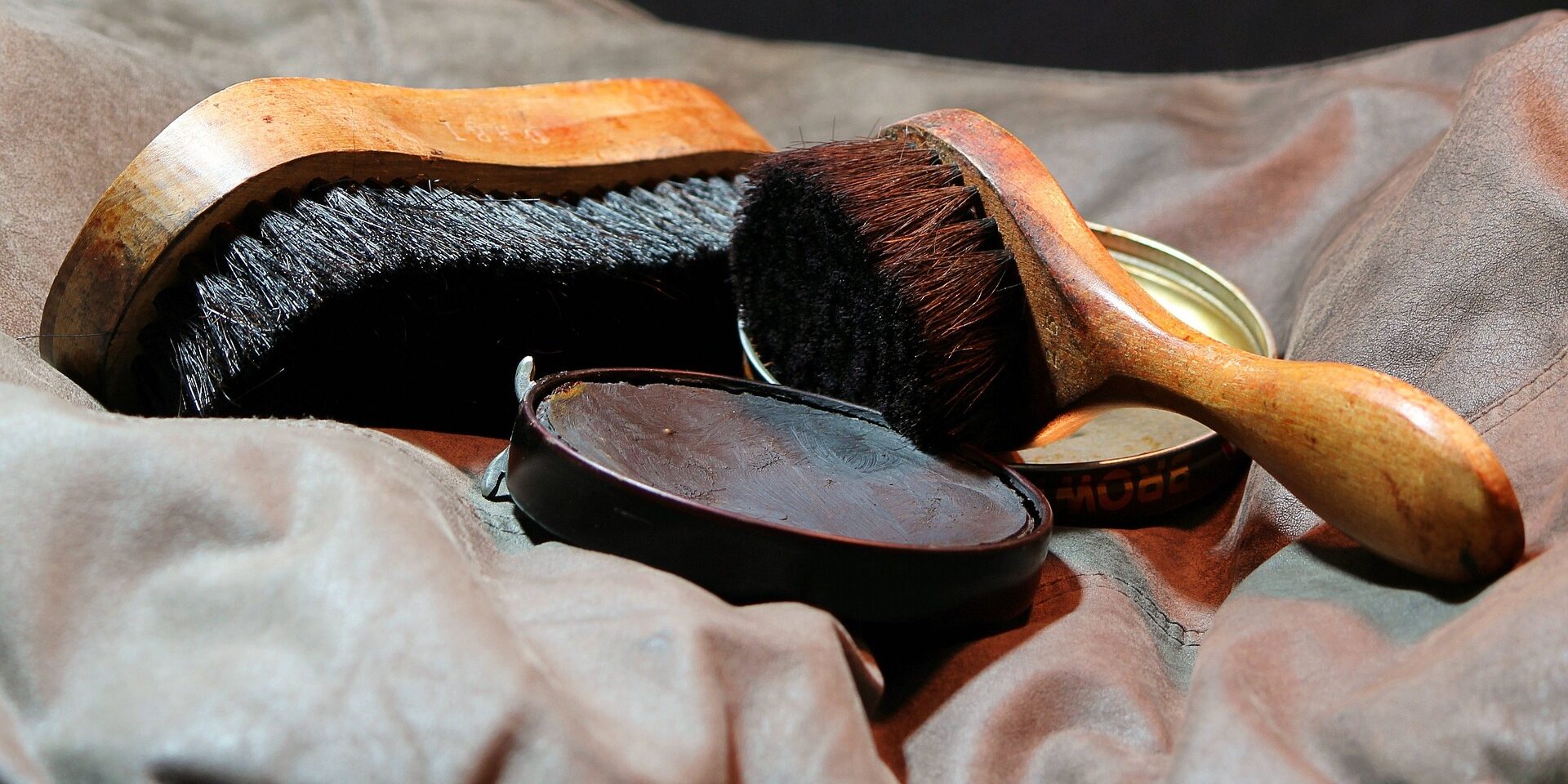 shoeshine-gf123962e8_1920-2